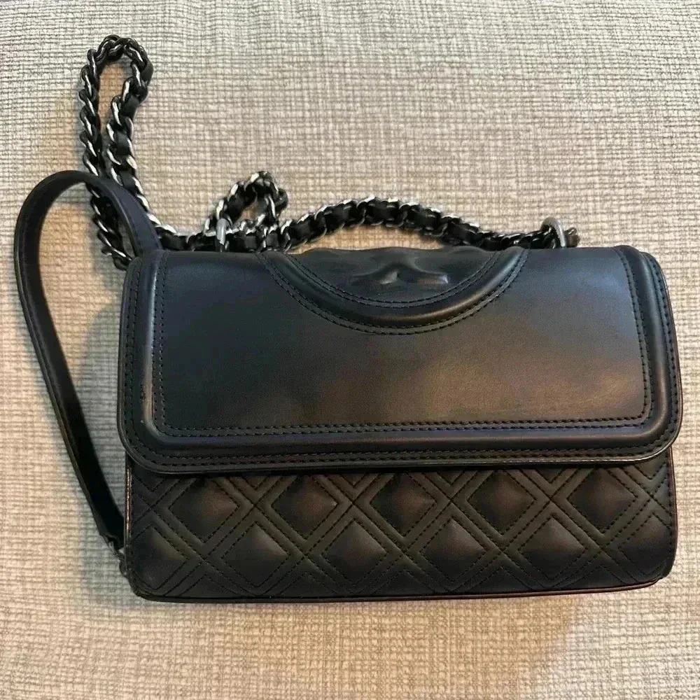 Tory Burch Fleming Matte Small Convertible Shoulder Bag

Style #82562